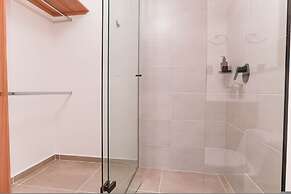 Metropolitan Living - 412b