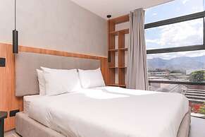 Metropolitan Living - 412b