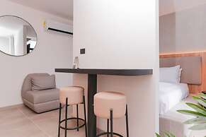 Metropolitan Living - 412b