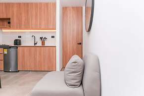 Metropolitan Living - 412b