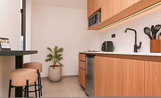 Metropolitan Living - 412b