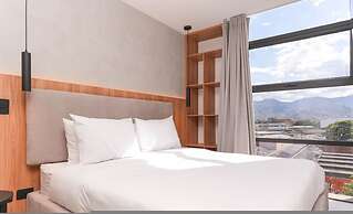 Metropolitan Living - 412b