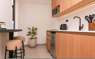 Metropolitan Living - 412b