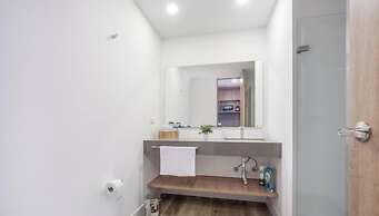 Go Living Suites - 1205