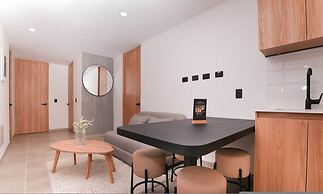 Metropolitan Living - 914