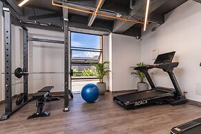 Metropolitan Living - 915