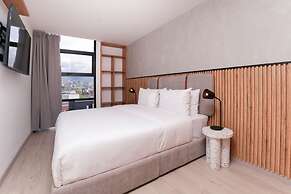 Metropolitan Living - 915