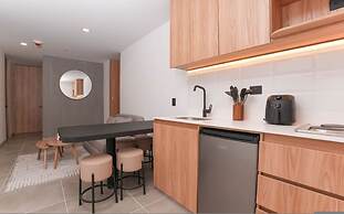Metropolitan Living - 915