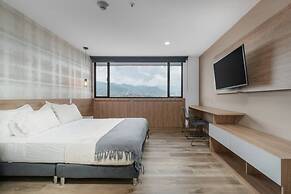 Go Living Suites - 1402