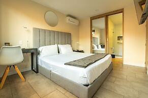 Go Living Suites - 706