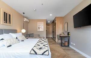 Go Living Suites - 1111
