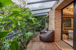 Luxury 3BR Apt With Private Jacuzzi Pool Table