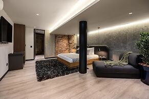 Luxury 3BR Apt With Private Jacuzzi Pool Table