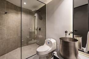 Luxury 3BR Apt With Private Jacuzzi Pool Table