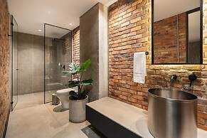 Luxury 3BR Apt With Private Jacuzzi Pool Table