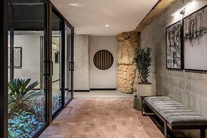 Luxury 3BR Apt With Private Jacuzzi Pool Table