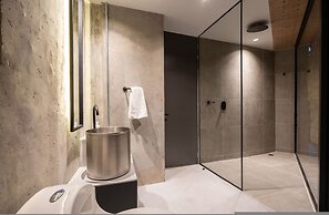 Luxury 3BR Apt With Private Jacuzzi Pool Table