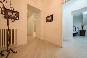 Palazzo Dello Spagnolo Suite