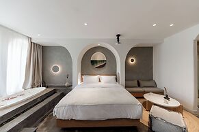 Lugu Lake And share resort hotel