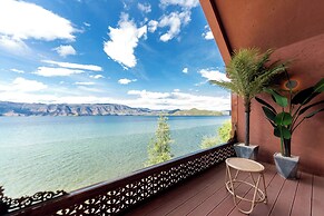 Lugu Lake And share resort hotel