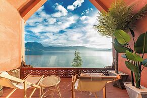 Lugu Lake And share resort hotel
