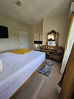 Tranquility Loft, Ocho Rios, Solar Powered