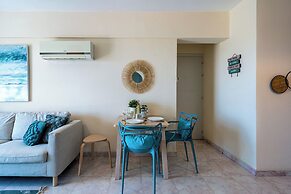 Sunny 2-BR Apt. & Balcony in Mackenzie