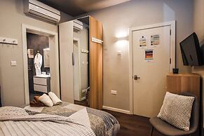 Cosy Albert's Seaside Suites - Sliema