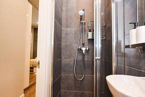 Cosy Albert's Seaside Suites - Sliema