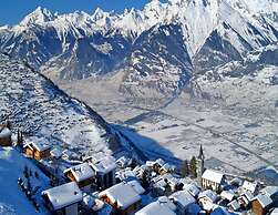 Sunny Chalet in Veysonnaz for 10 Guests