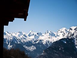 Sunny Chalet in Veysonnaz for 10 Guests