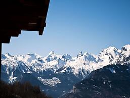 Sunny Chalet in Veysonnaz for 10 Guests