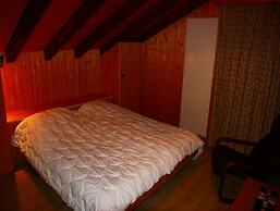 Sunny Chalet in Veysonnaz for 10 Guests