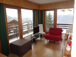 Apartments With Enchanting Hill View