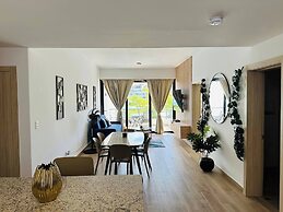 Modern 2bdrm Apt Lagoon-style Beach Downtown