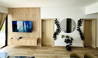 Modern 2bdrm Apt Lagoon-style Beach Downtown