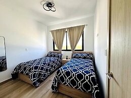 Modern 2bdrm Apt Lagoon-style Beach Downtown