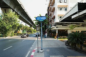 Sleep Pop Ekkamai 42