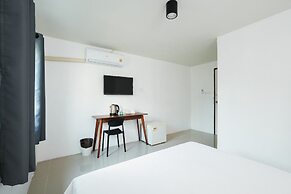 Sleep Pop Ekkamai 42