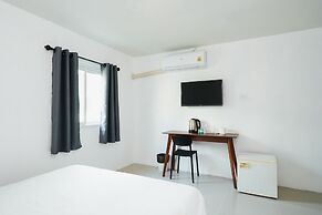 Sleep Pop Ekkamai 42