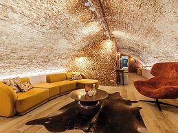 Wilsons Collection of Suites