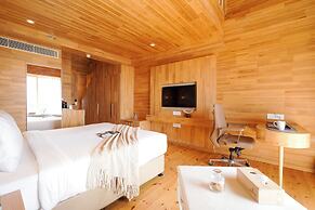 Treetop by Eight Continents Royalpine HP