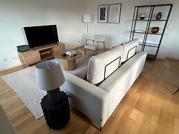 Areeiro Elegant Modern by Homing