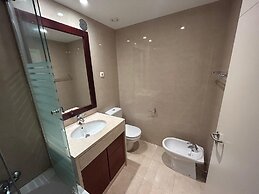 Areeiro Elegant Modern by Homing
