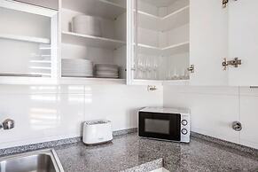 Areeiro Elegant Modern by Homing