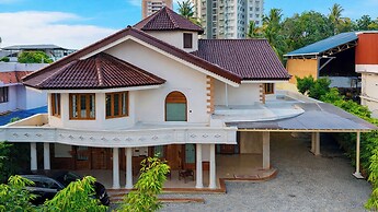 ELIVAAS Valiyaveetil Mansion 5 BHK
