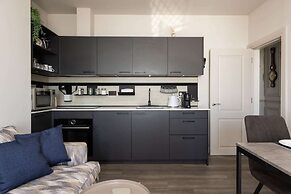 Seafront Apartment With Balcony Panoramic Views