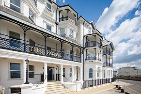 Seafront Apartment With Balcony Panoramic Views