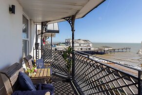 Seafront Apartment With Balcony Panoramic Views