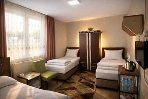 Ari Otel